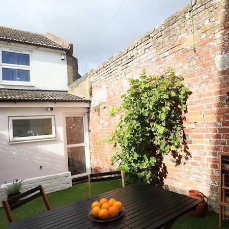 Cute Cottage 4 Mins From Cafes Station And Sea St Leonards-on-Sea Exteriör bild