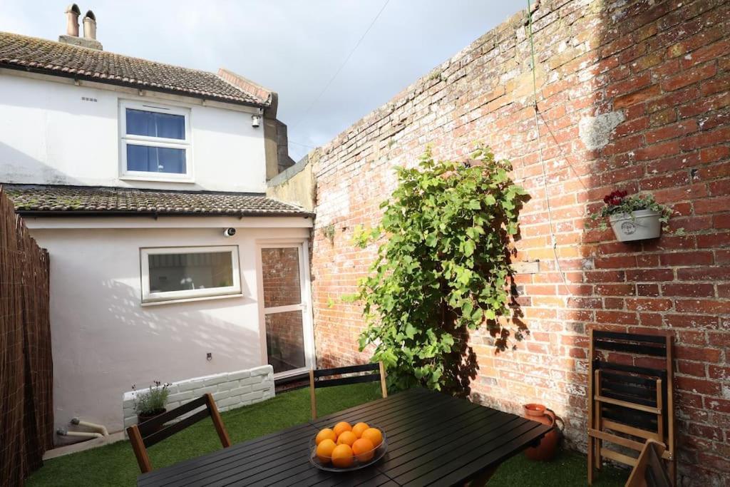 Cute Cottage 4 Mins From Cafes Station And Sea St Leonards-on-Sea Exteriör bild