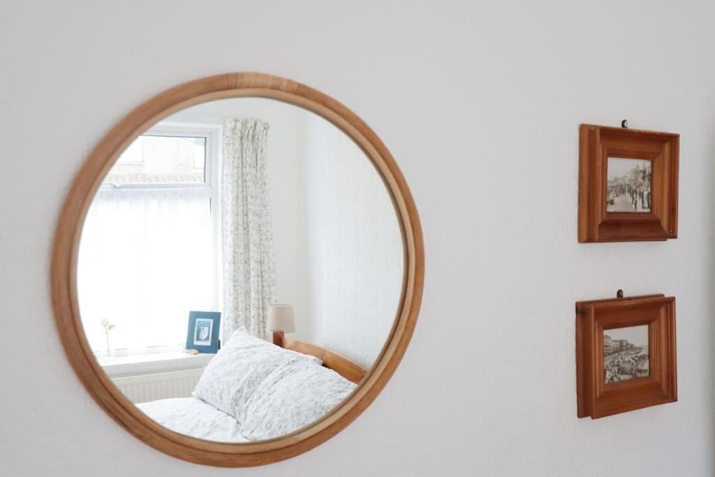 Cute Cottage 4 Mins From Cafes Station And Sea St Leonards-on-Sea Exteriör bild
