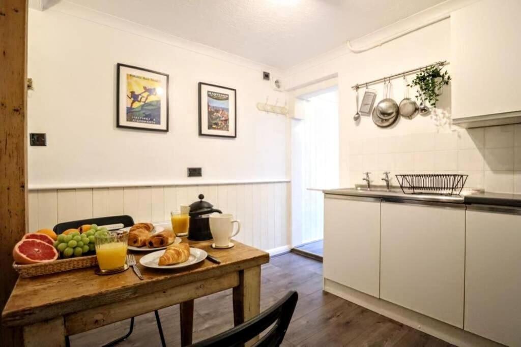 Cute Cottage 4 Mins From Cafes Station And Sea St Leonards-on-Sea Exteriör bild